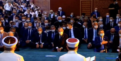 Ayasofya'da 86 yıl aradan sonra bugün ilk kez kılındı