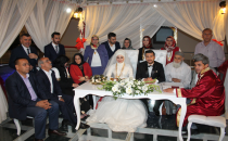 Ayaz Ailesinin Mutlu Günü