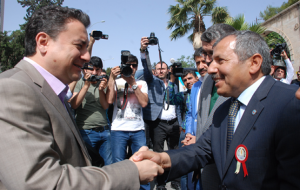 Babacan'dan Fakıbaba'ya plaket