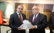 Bakan Avcı, Büyükşehir Belediyesini Ziyaret Etti