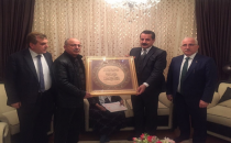 Bakan Çelik, 15 Temmuz şehidi Mustafa Direkli'nın ailesinin evini ziyaret etti