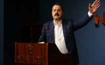 Bakan Çelik: Düşüncelerimiz Farklı Olsa Da Biz Büyük Bir Aileyiz