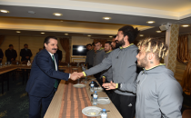 Bakan Çelik, Şanlıurfaspor'a başarılar diledi