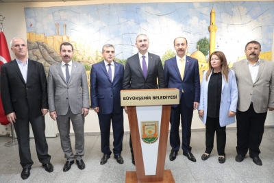 Bakan Gül, Büyükşehir Belediyesi'nde