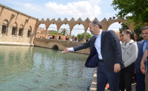 Bakan Kılıç Balıklıgöl'ü ziyaret etti