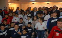 Bakan Kılıç sporcuları sevindirdi