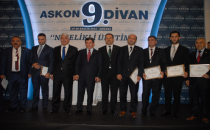 Başbakan  Ahmet Davutoğlu  Şanlıurfalı İş Adamlarına  Ödüllerini Takdim Etti