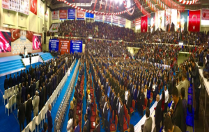 Başbakan Davutoğlu Salonda