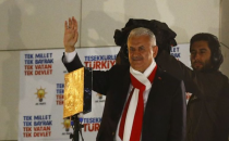 Başbakan Yıldırım'dan balkon konuşması