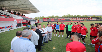 Başkan Aslan'dan Takıma Moral Ziyareti