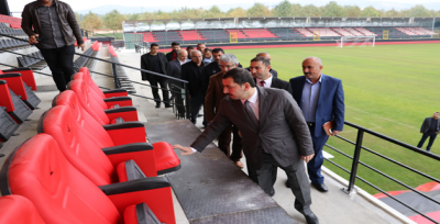 Başkan Baydilli'den Karaköprü'ye Stadyum Hediyesi