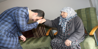 Başkan Baydilli'den Şükriye Nineye Vefa Ziyareti