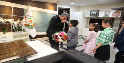 Başkan Beyazgül Başkanlık Makamını Çocuklara Devretti