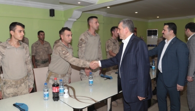 Başkan Beyazgül, Vatandaşlarla Bayramlaştı