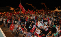 Başkan Demirkol, Demokrasi Nöbetinde Alanlardan Bir An Olsun Ayrılmıyor