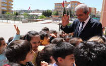 Başkan Demirkol Öğrencileri Yalnız Bırakmadı