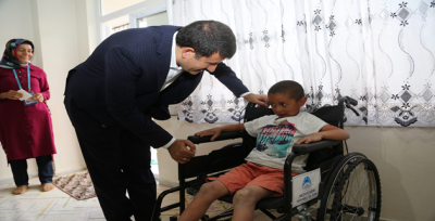 Başkan Ekinci Hasta Çocuğu Sevindirdi