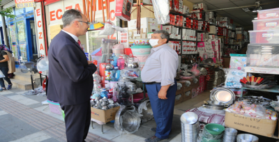 Başkan Kuş, Esnaf Ve Vatandaşlarla İç İçe Olmaya Devam Ediyor. 