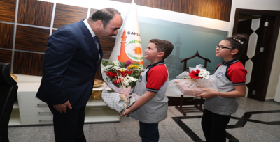 Başkanlık Makamını Çocuk Gülücükleri Sardı