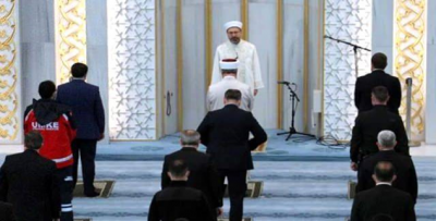 Bayram namazı yalnızca Ankara'da kılındı!