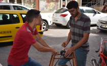 Bıçaklar kurbanlara hazırlanıyor