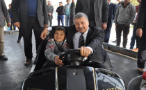 Birecik Belediye Başkanı Engelli Çocuklara Eğlendi