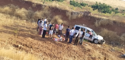 Bozova Yolunda Otomobil Şarampole Devrildi 5 Yaralı