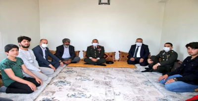 Bozova'lı Şehit İsmail Karataş'ın Ailesine Şehadet Belgesi Takdim Edildi