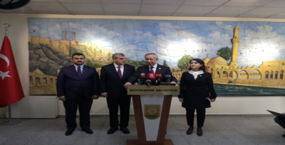 Bülent Arınç Büyükşehir'i Ziyaret Etti