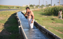 Bunaltıcı sıcaklardan serinleme yöntemi