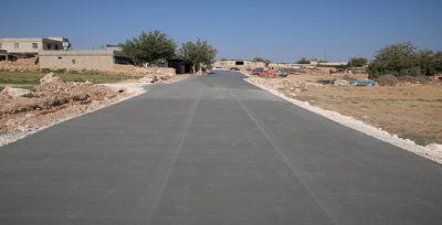 Büyükşehir Akçakale'de Beton Yol Uygulaması Başlattı