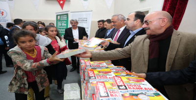 Büyükşehir Belediyesinden 8. Sınıf Öğrencilerine Kitap Desteği