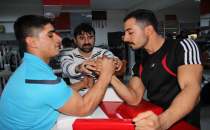 Büyükşehir Bilek Güreşi Takımı Madalyalarla Döndü