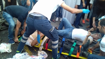 Büyükşehir önünde kaza, 3 yaralı