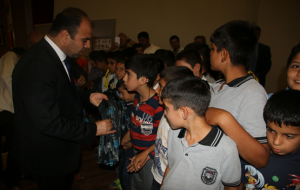 Büyükşehirden 20 Bin Öğrenciye Kırtasiye Yardımı