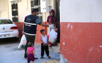 Büyükşehir'den Dar Gelirli Ailelere Meyve İkramı