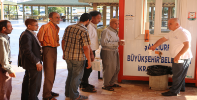 Büyükşehir'den Hasta Yakınlarına Sıcak Çorba İkramı