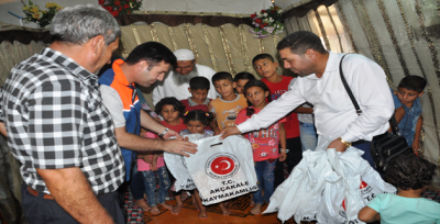 Çadır Kentteki Yetim Ve Şehit Aileler Ziyaret Edildi