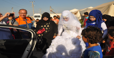 Çadırkentte Geline Afad Konvoyu