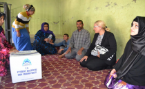 Çevreye rahatsızlık veren çocuk kafeste tutuluyor