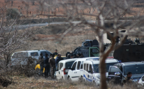 Cezaevi Firarisi Eşi ve Çocuklarını 16 saattir Rehin Tutuyor