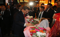 Davutoğlu, Büyükşehir Belediyesini Ziyaret Etti