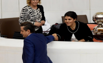 Dilek Öcalan'ın Yüzüne Bakmayan Çelik, Buldan'la Sohbet Etti