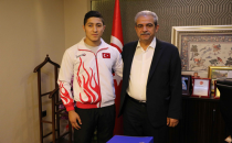 Dünya Şampiyonu Yıldırım Oğuz, Başkan Demirkol'u Ziyaret Etti