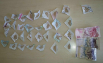 Dur ihtarına uymayan otomobilde uyuşturucu yakalandı