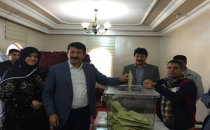 Ekinci eşiyle birlikte oyunu kullandı