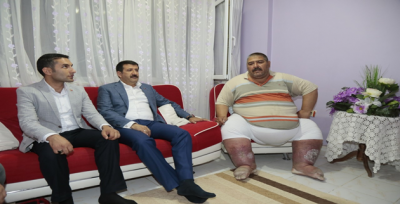 Ekinci, Fil hastası vatandaşı ziyaret etti