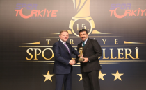 Ekinci,  Şehitlere Saygı Gecesi''nde  Yılın Yerel Yöneticisi Ödülü'ne Layık Görüldü.