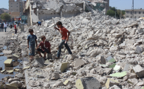 Ekmeklerini hafriyattan çıkartıyorlar