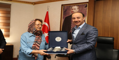  Emekli Öğretmenden Anlamlı Bağış